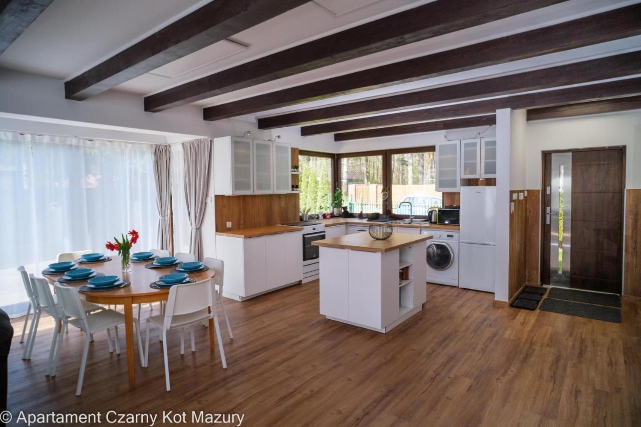 Czarny Kot Mazury Dom Caloroczny Vila Malkinie Exterior foto