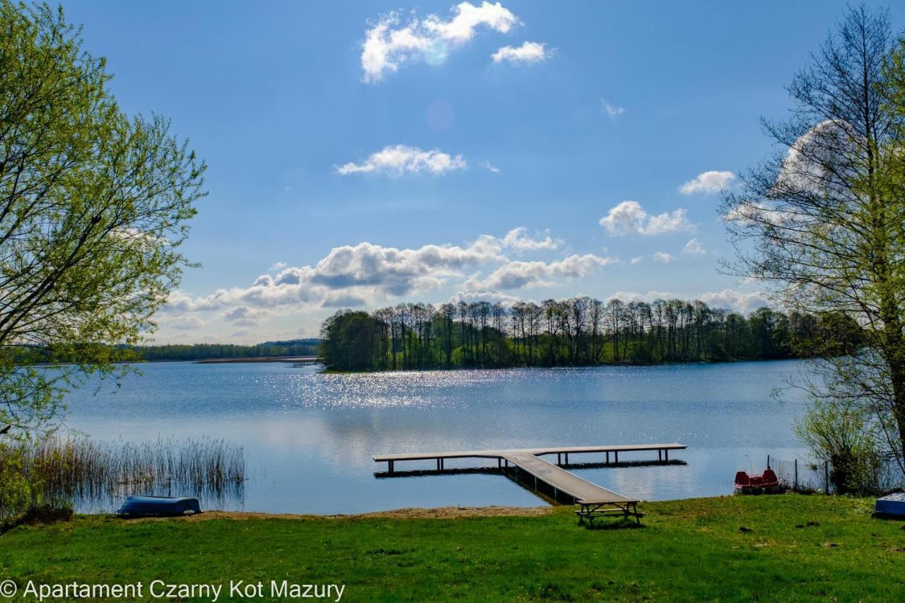 Czarny Kot Mazury Dom Caloroczny Vila Malkinie Exterior foto