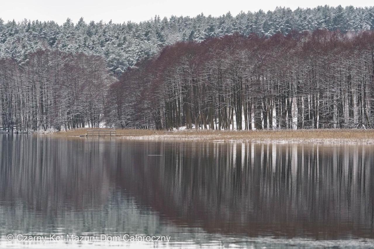 Czarny Kot Mazury Dom Caloroczny Vila Malkinie Exterior foto