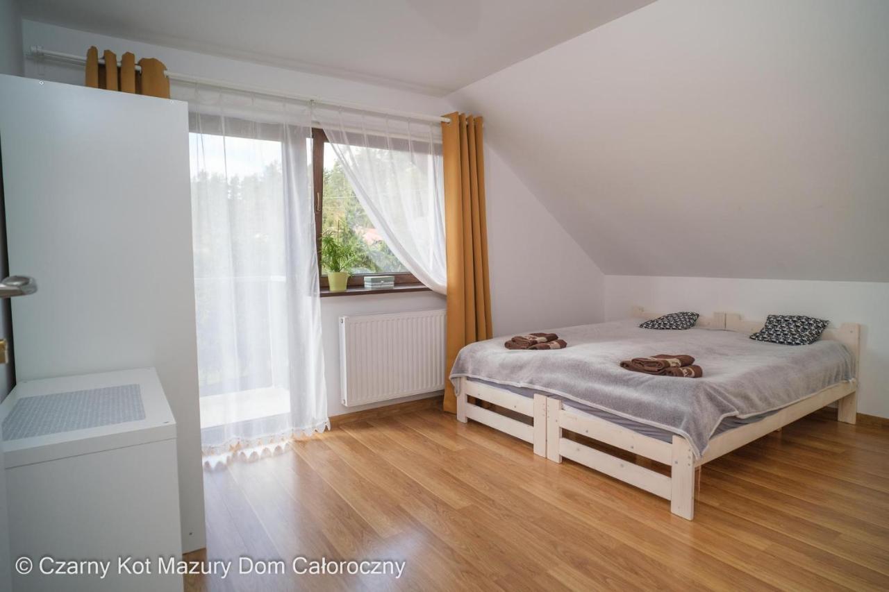 Czarny Kot Mazury Dom Caloroczny Vila Malkinie Exterior foto