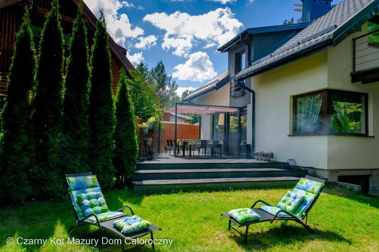 Czarny Kot Mazury Dom Caloroczny Vila Malkinie Exterior foto